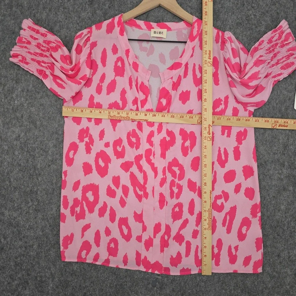 BiBi Blouse Womens M Pink Leopard Print Puff Sleeve‎ Smocked V Neck Tunic Top - Picture 8 of 11